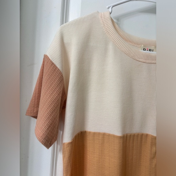 💙💙POSH PARTY HOST PICK💙💙NWOT BiBi Boutique Shirt Color Block & Pocket Size S/M - Picture 7 of 13